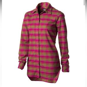 Burton women’s snowboarding shirt